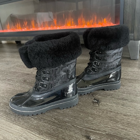 Women's Black Winter Boots - Picture 1 of 8